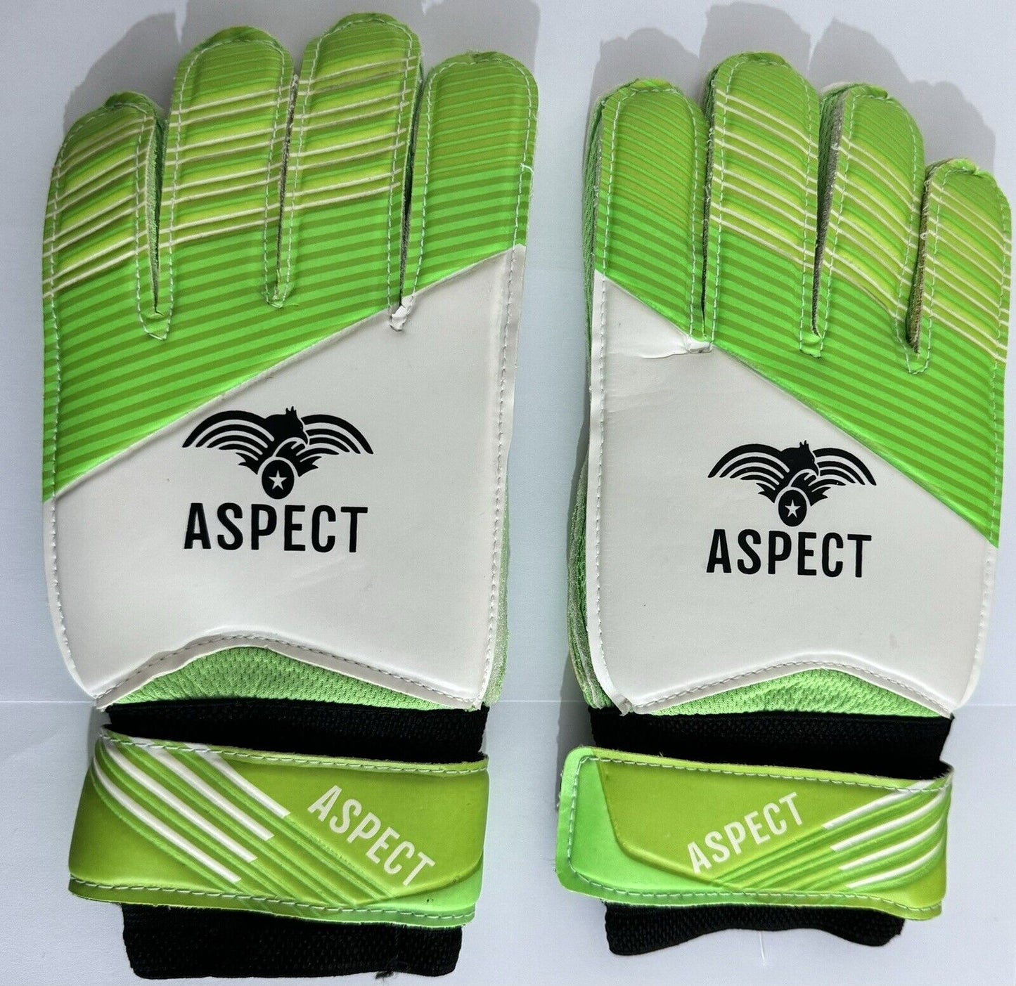 SPORTS Football Goalkeeper Gloves For Boys kids Children Youth Soccer Goalie Glove with Super Grip Palms