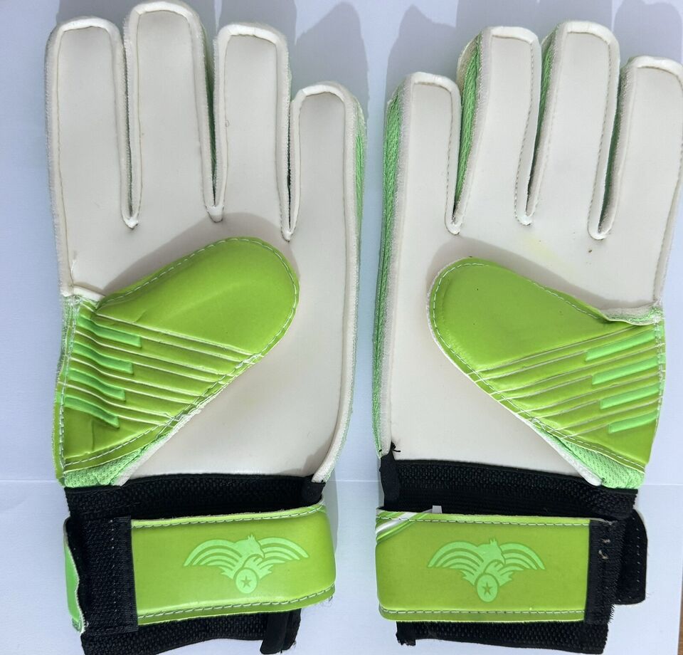 SPORTS Football Goalkeeper Gloves For Boys kids Children Youth Soccer Goalie Glove with Super Grip Palms